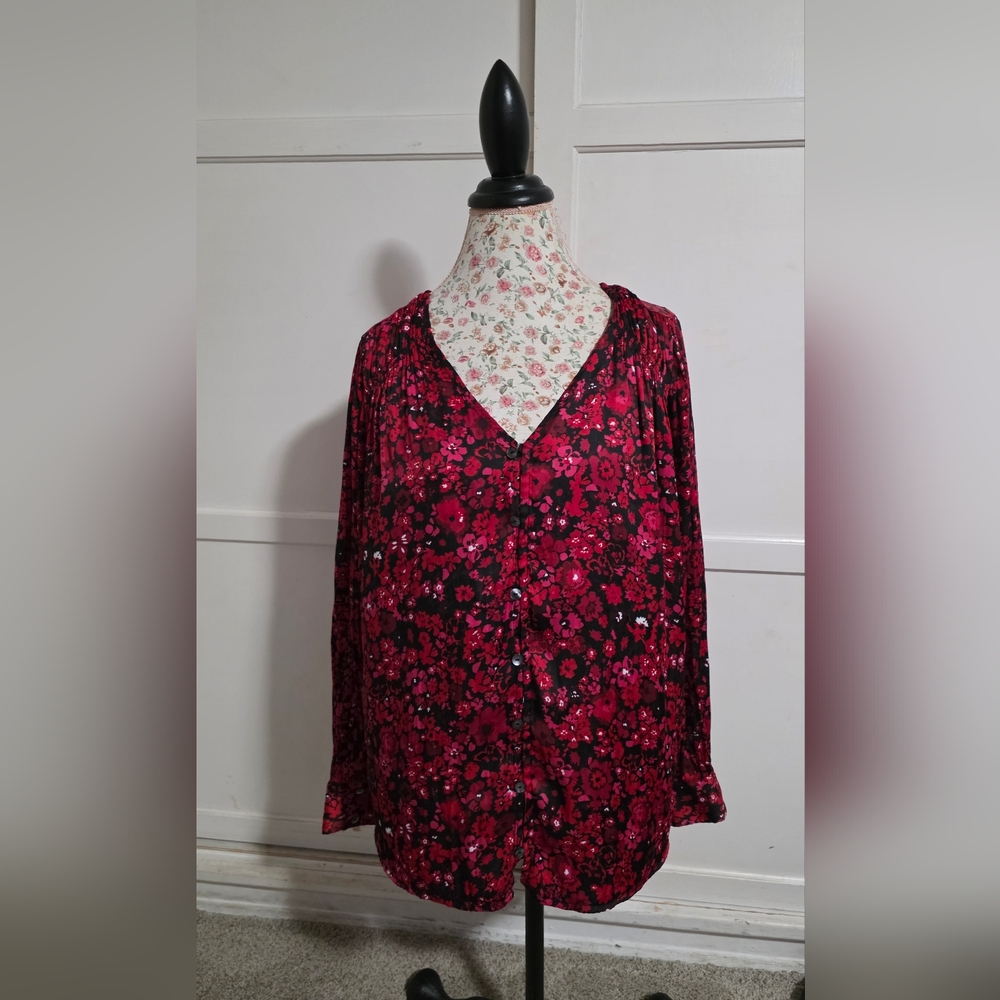 LANE BRYANT Floral V-Neck Women's Top - Red and Black size 14/16